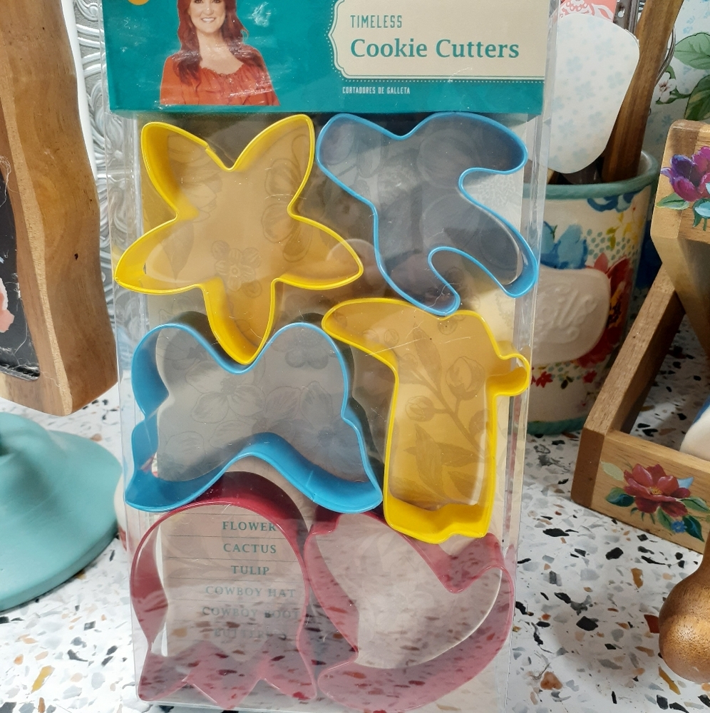 Pioneer Woman Cookie Cutter set